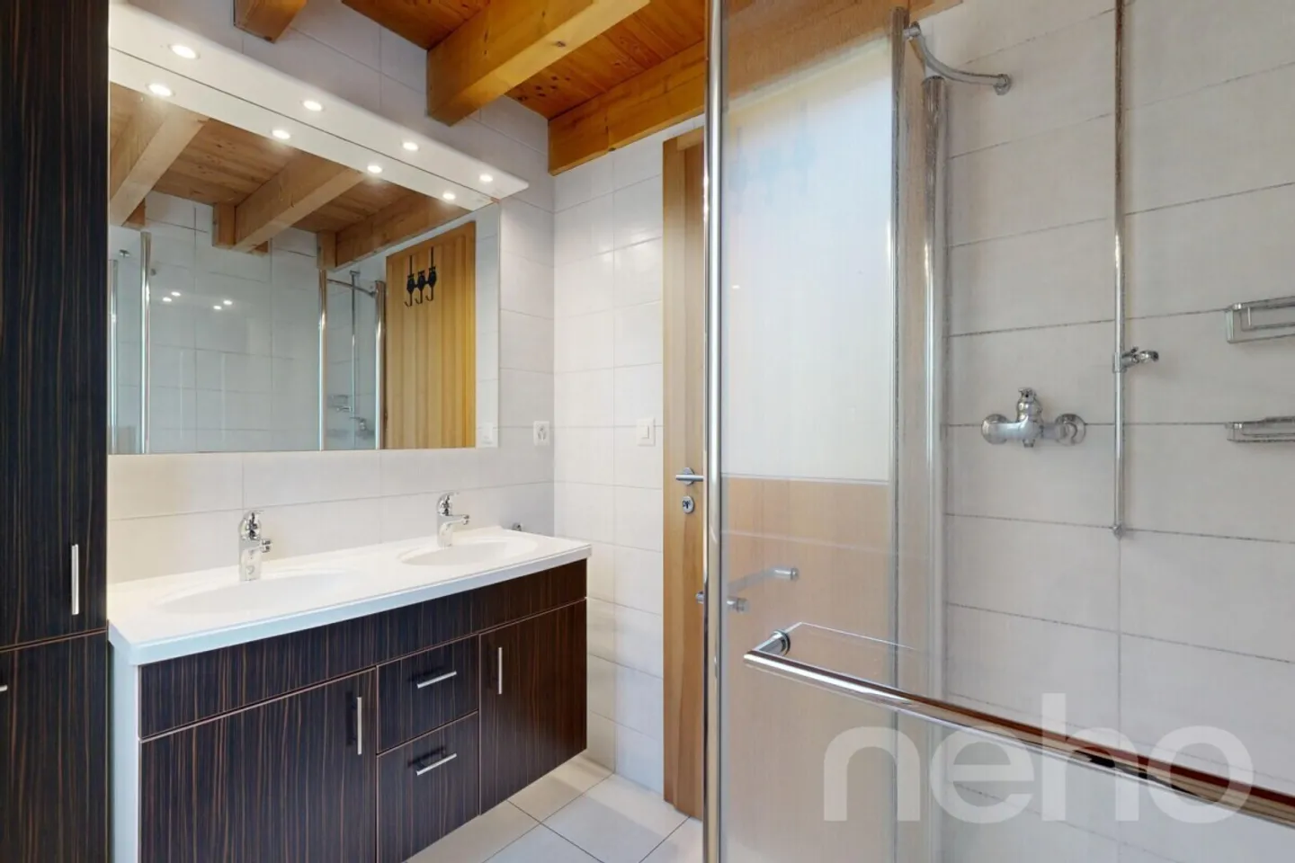 House with stunning valley view - Photo 8 of 12