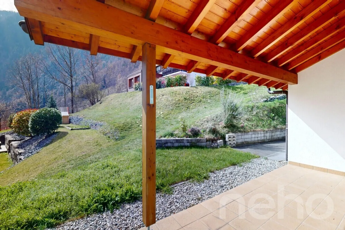 House with stunning valley view - Photo 10 of 12