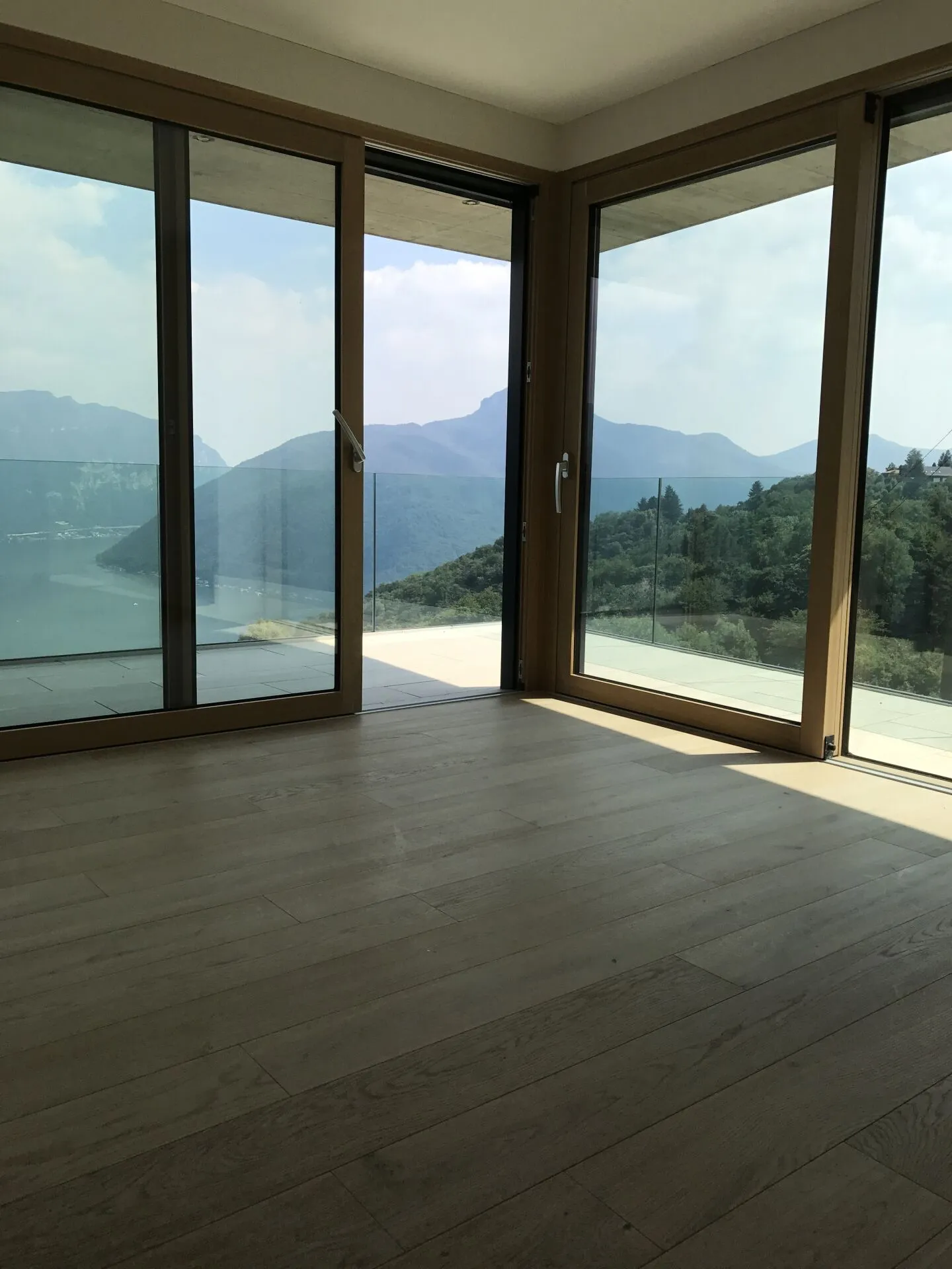 APPARTAMENTO 3.5 LOCALI CON VISTA LAGO IMPRENDIBILE - Foto 13 di 30