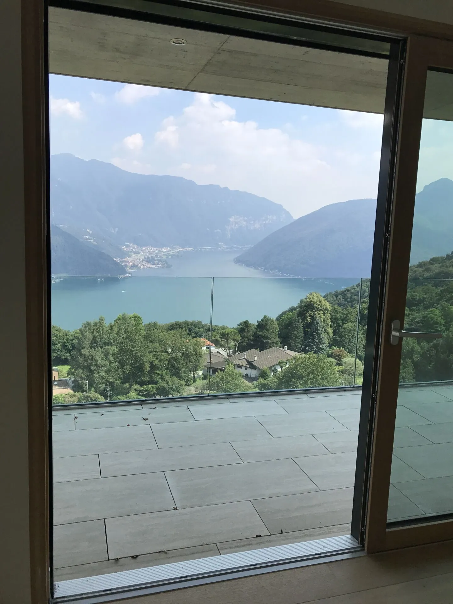 APPARTAMENTO 3.5 LOCALI CON VISTA LAGO IMPRENDIBILE - Foto 15 di 30