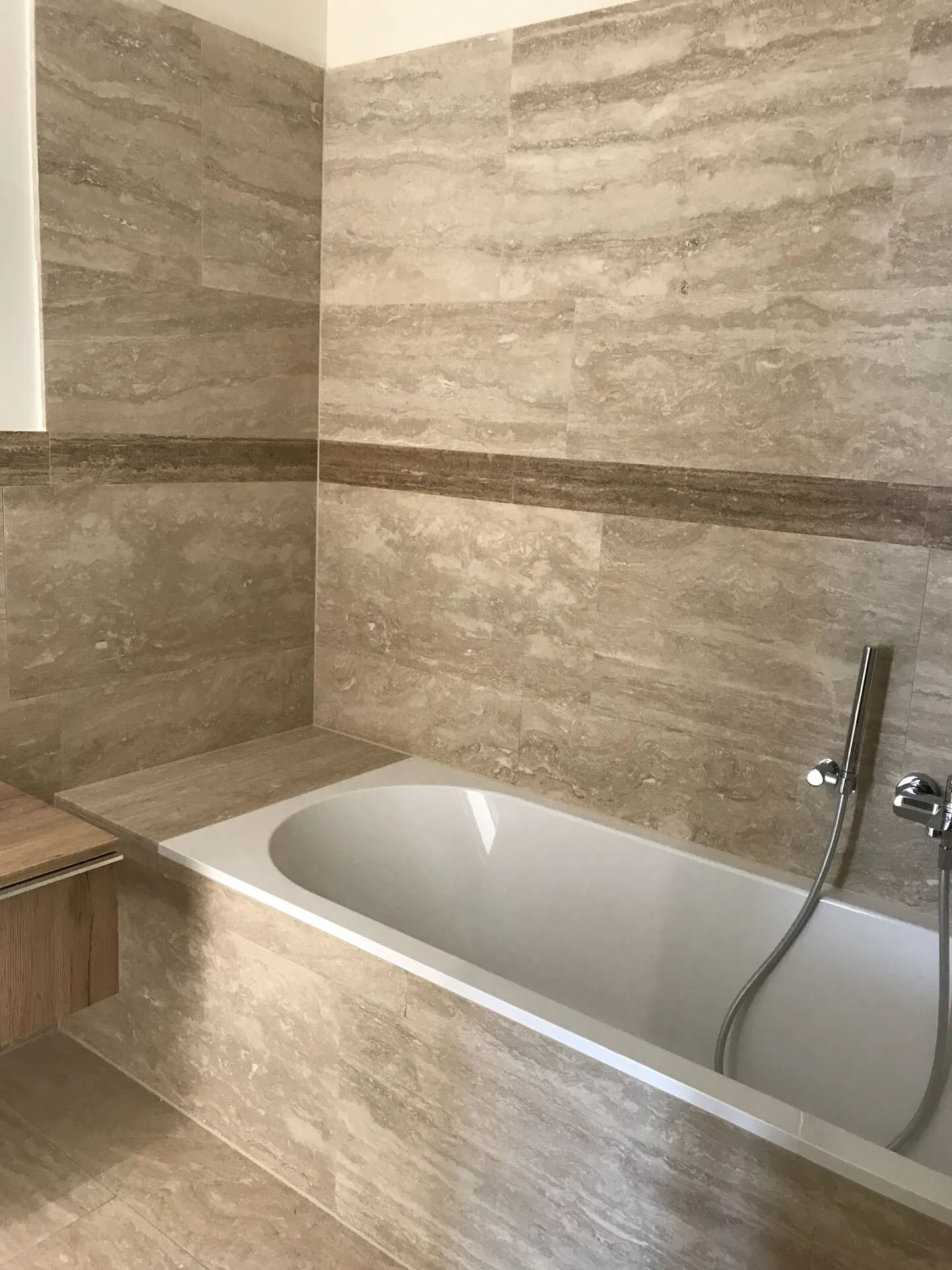 APPARTAMENTO 3.5 LOCALI CON VISTA LAGO IMPRENDIBILE - Foto 26 di 30