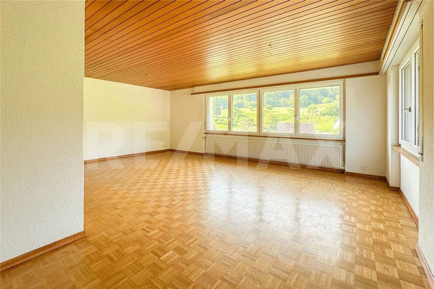 Freistehendes 5.5-Zimmer-Einfamilienhaus - Foto 3 von 10