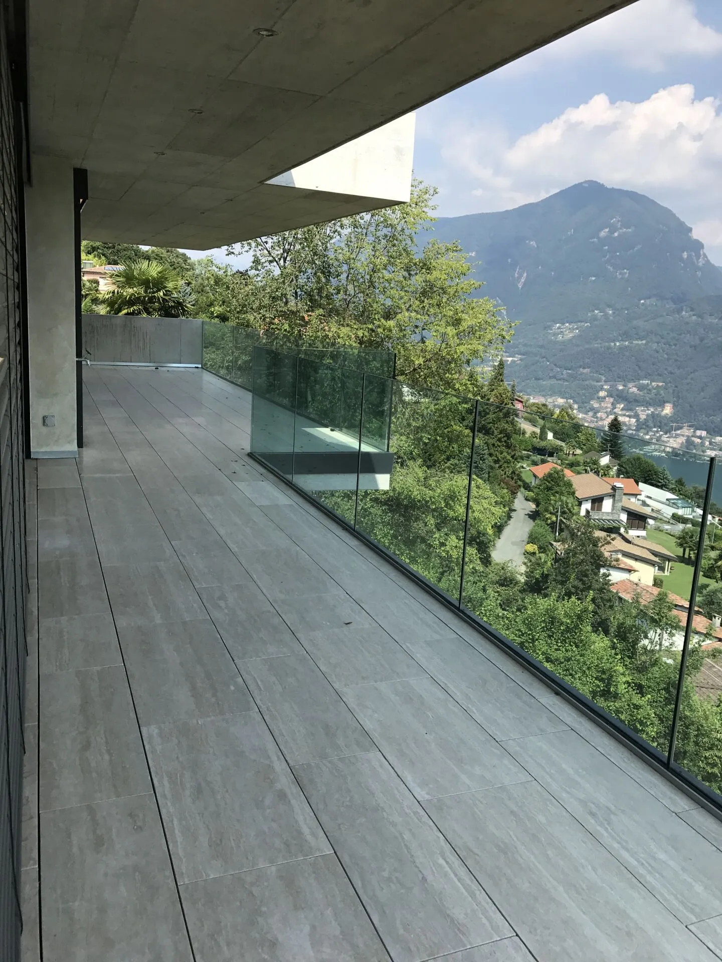 APPARTAMENTO 3.5 LOCALI CON VISTA LAGO IMPRENDIBILE - Foto 17 di 30