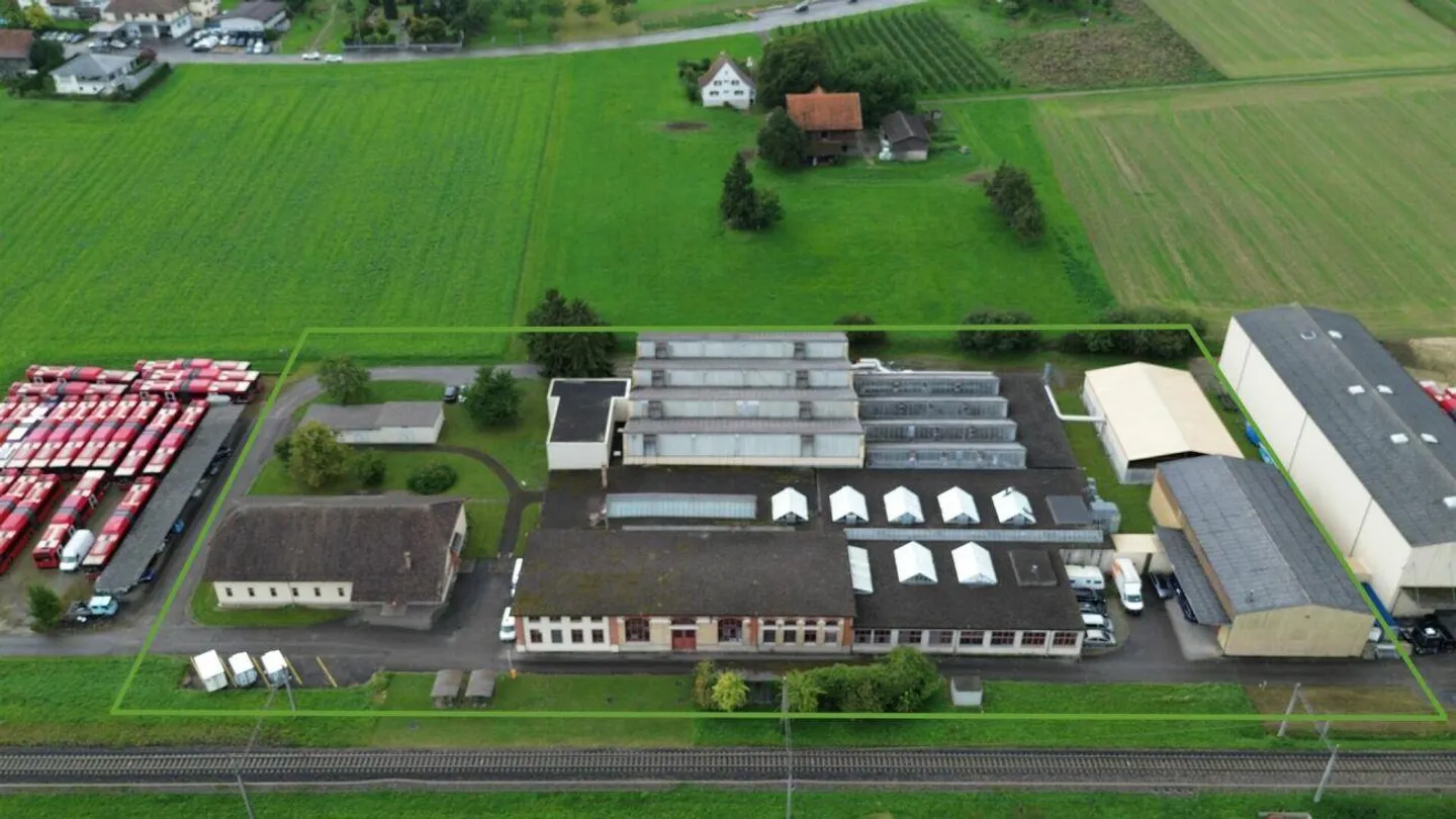 Viel Raum, viele Möglichkeiten - Gewerbeliegenschaft mit Bodensee-Charme - Foto 1 von 15