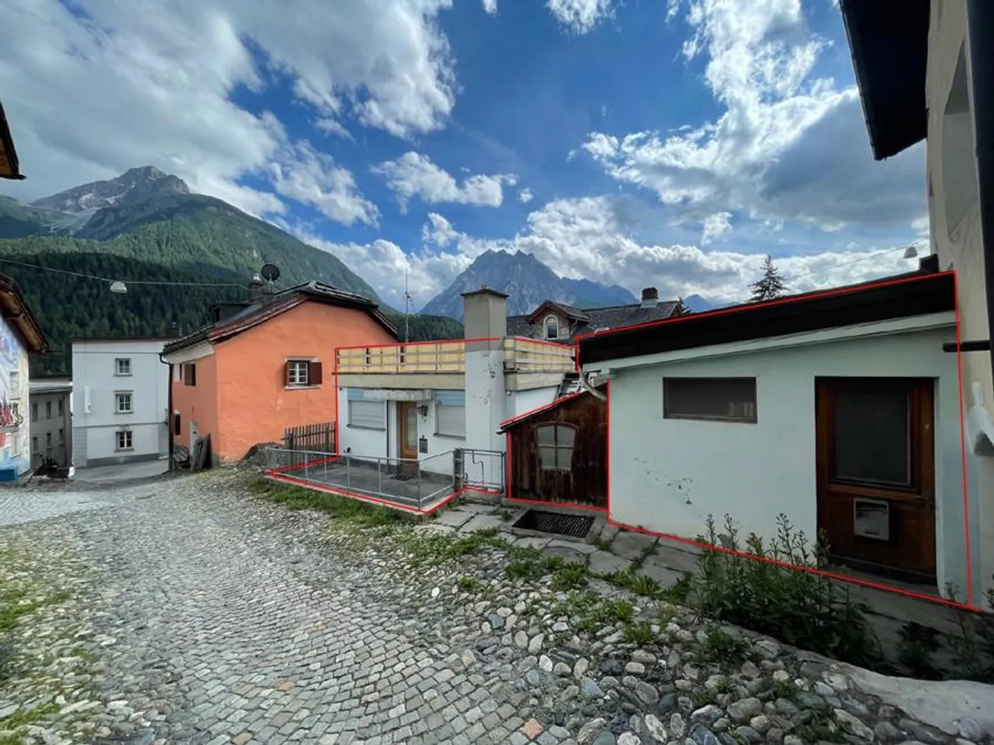 Propriétés à rénover avec terrasse dans le pittoresque Scuol - Photo 2 sur 8
