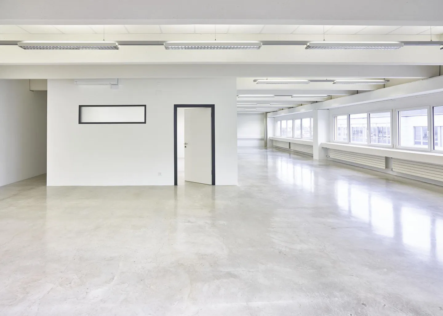 Spazio ufficio di 240m2 - completamente sviluppato e climatizzato - Foto 1 di 9