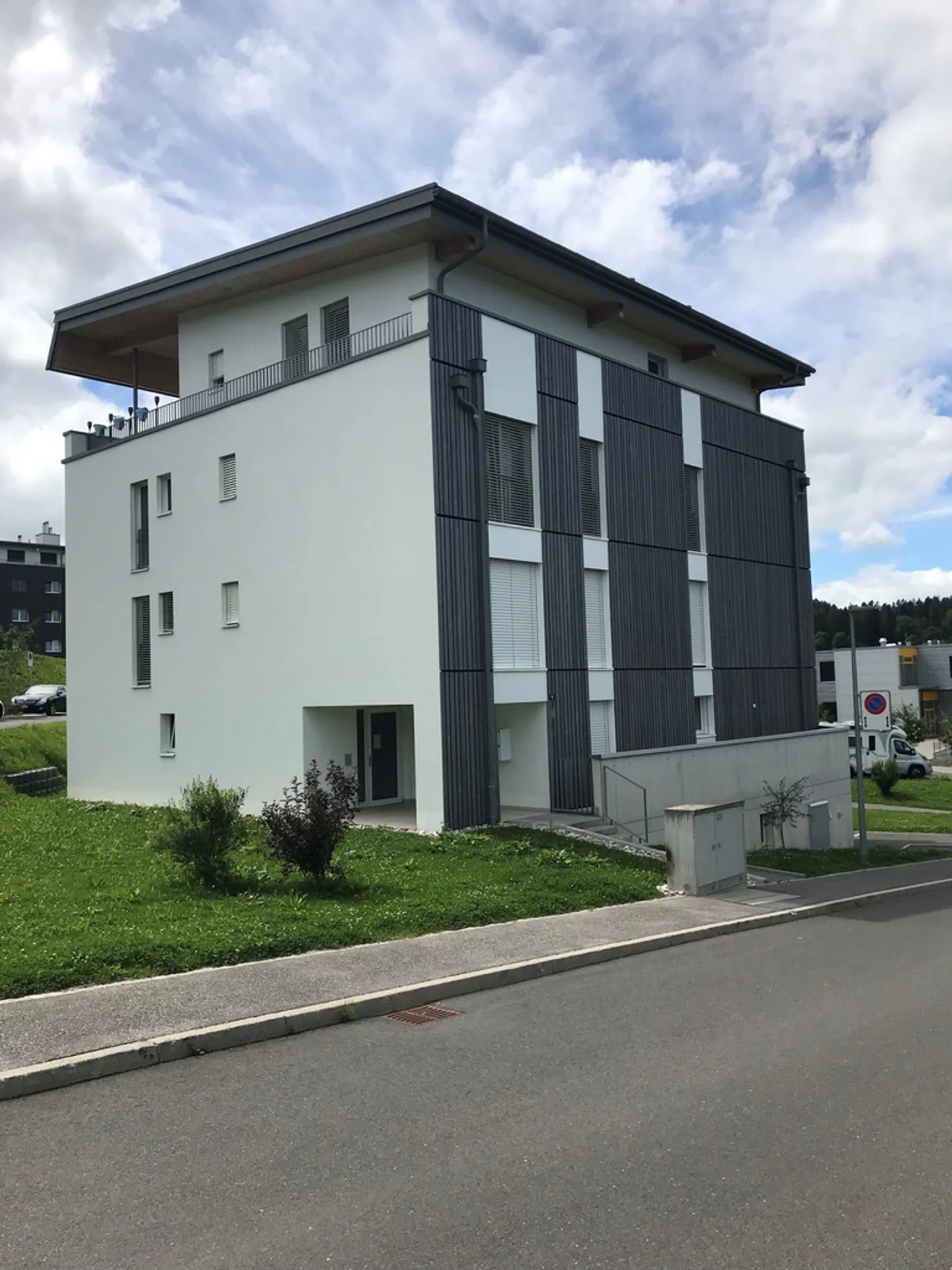 2.5-room apartment with terrace - Photo 3 of 4