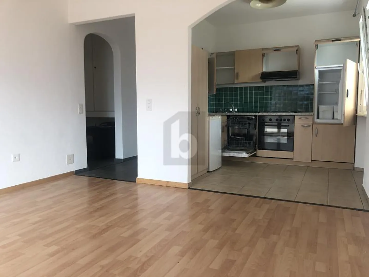 GRANDE PROPRIÉTÉ PLURIFAMILIALE AVEC POTENTIEL - Photo 4 sur 6