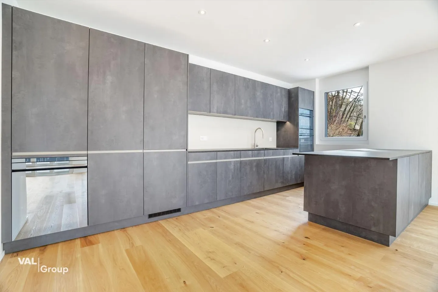 Moderne Attikawohnung in Visp - Foto 4 von 13