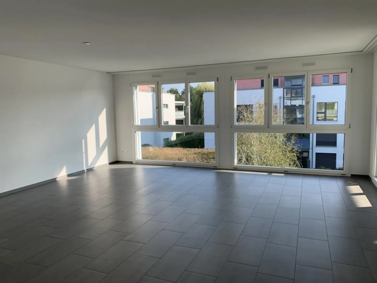 Attractive, modern with contemporary design - Photo 6 of 9