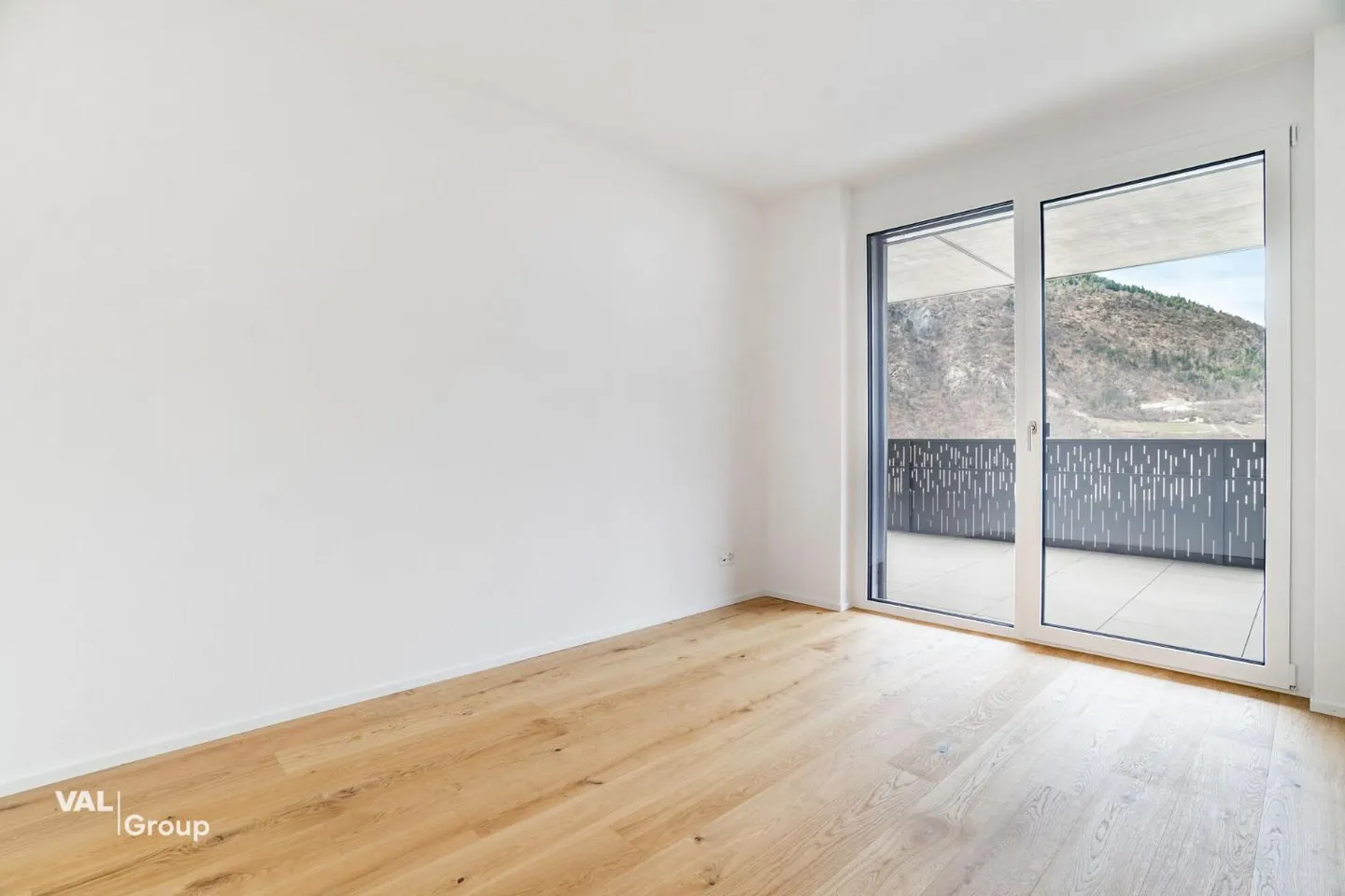 Moderne Attikawohnung in Visp - Foto 9 von 13