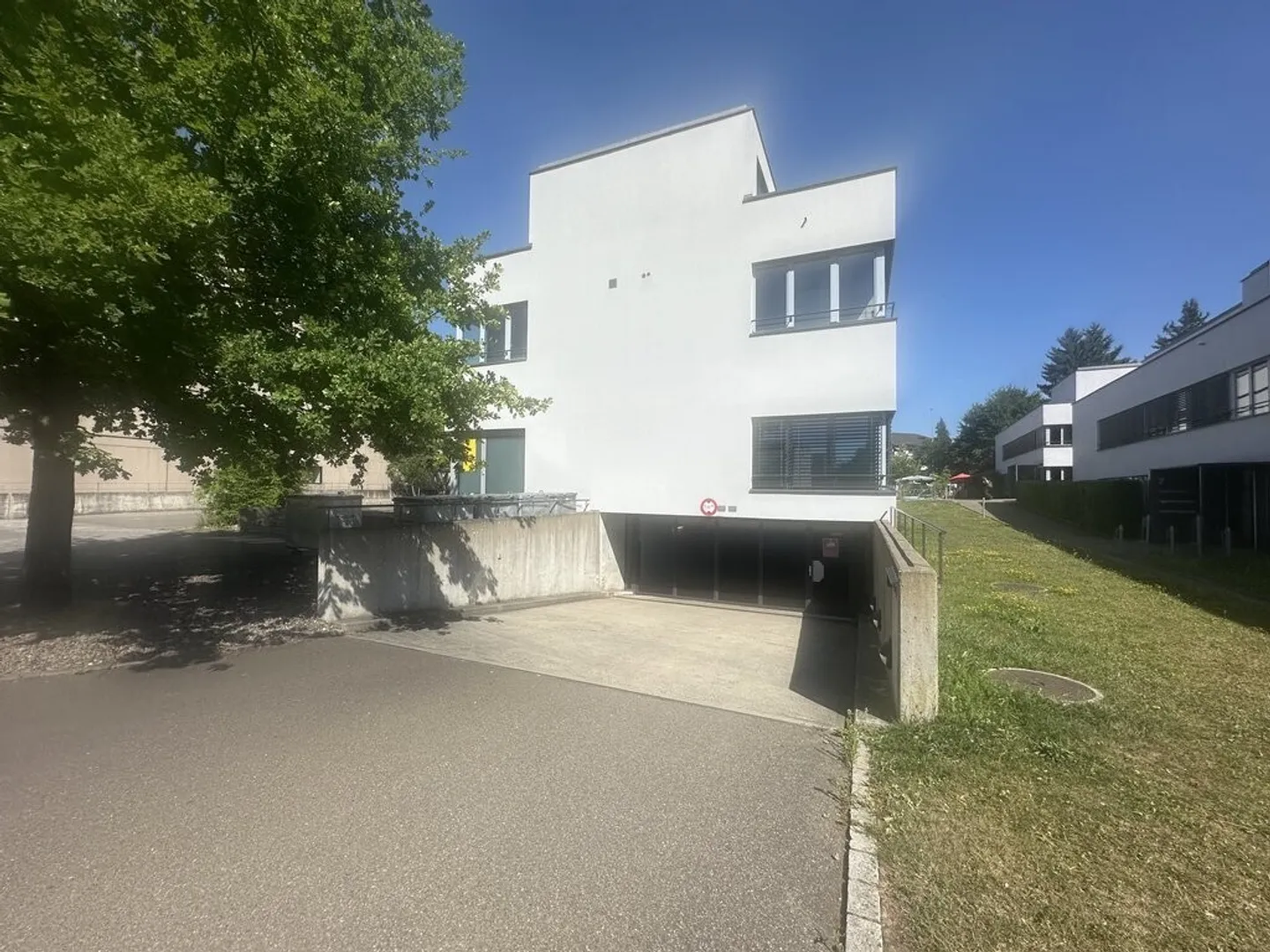 Affittare un posto auto a Fällanden - Foto 1 di 1