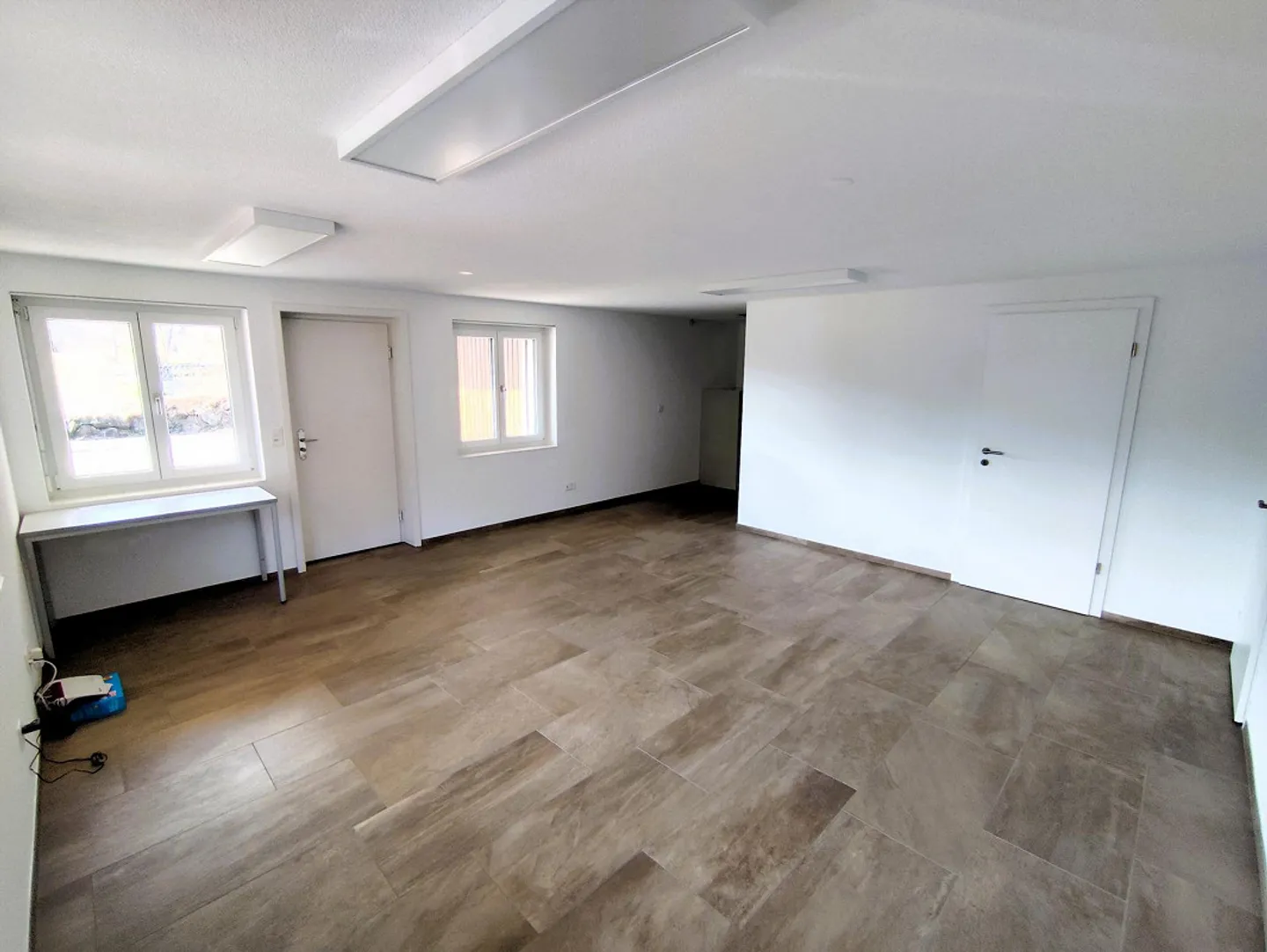 Bright studio on the ground floor with kitchen and bathroom - Photo 2 of 7