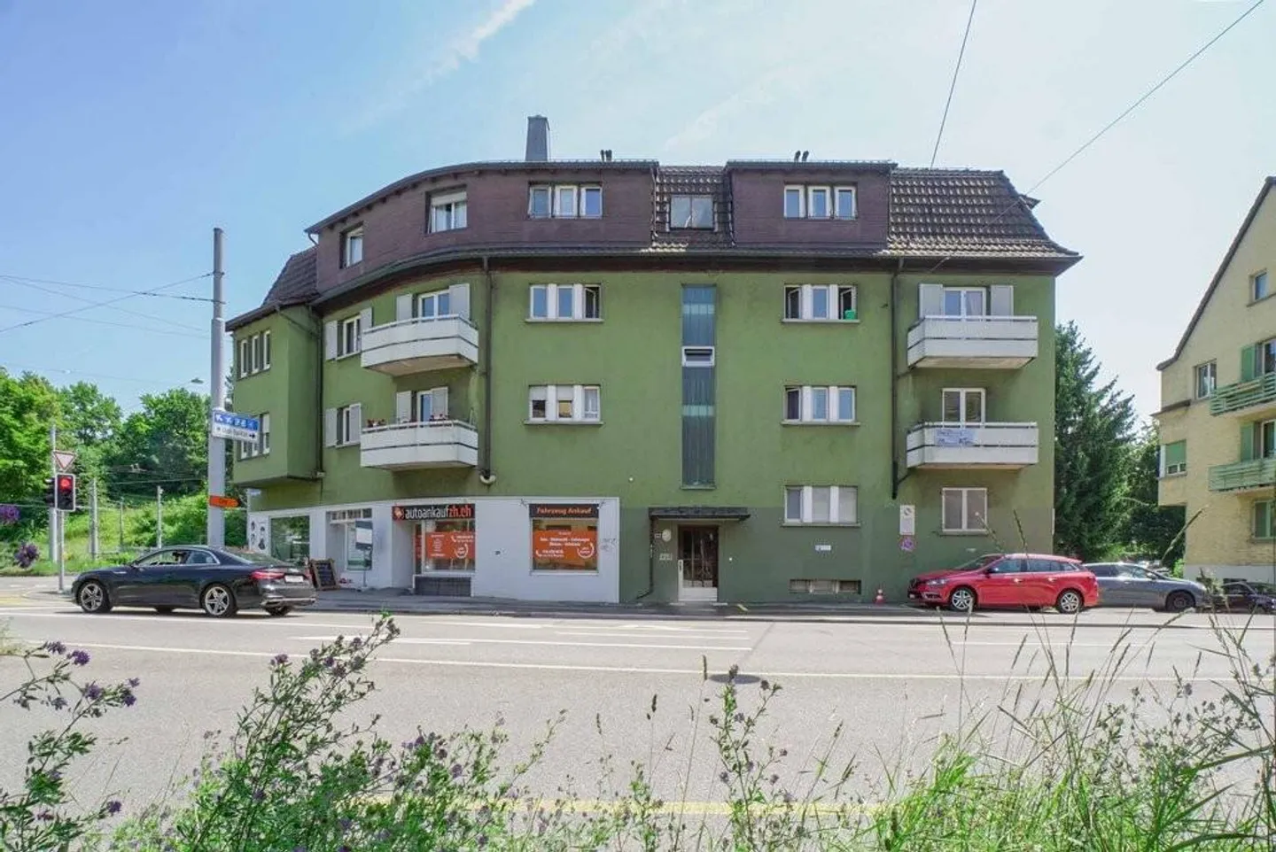 Réservez dès maintenant votre place de parking pour votre petite voiture ! - Photo 2 sur 3