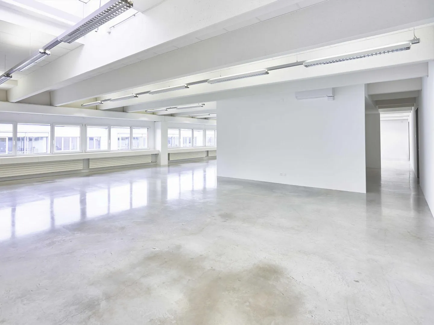 Spazio ufficio di 240m2 - completamente sviluppato e climatizzato - Foto 4 di 9