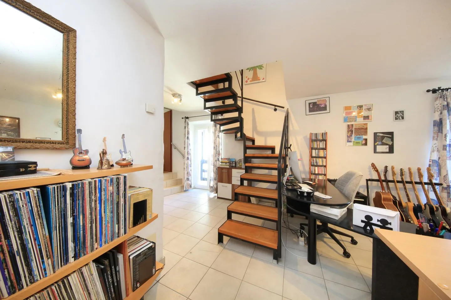 Charming single-family house in the nucleus of Arcegno also secondary residence - Photo 7 of 13