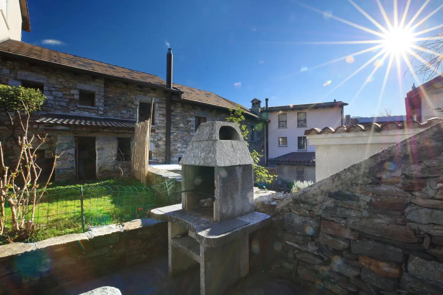 Charming single-family house in the nucleus of Arcegno also secondary residence - Photo 11 of 13