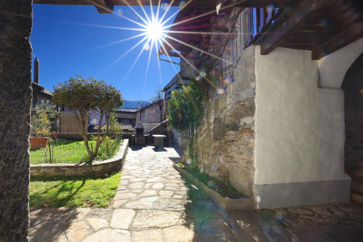 Charming single-family house in the nucleus of Arcegno also secondary residence - Photo 13 of 13