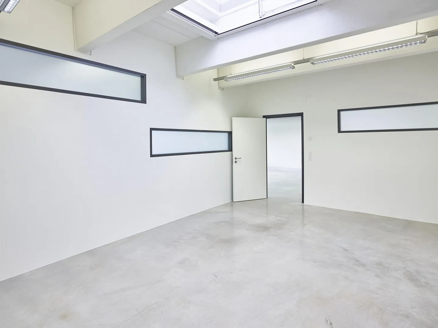 Spazio ufficio di 240m2 - completamente sviluppato e climatizzato - Foto 3 di 9