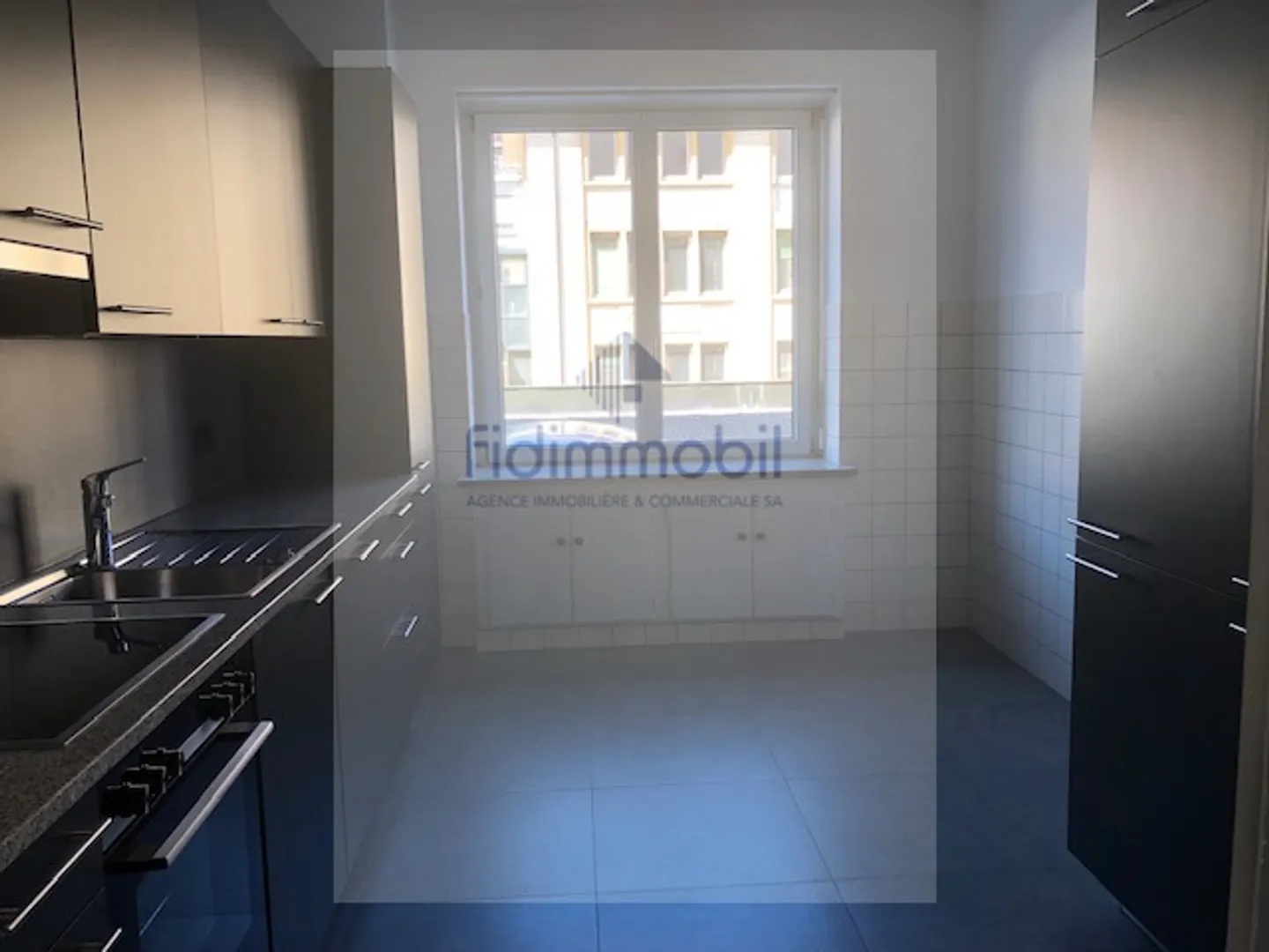 Appartement Charmant avec Balcon - Photo 2 sur 11