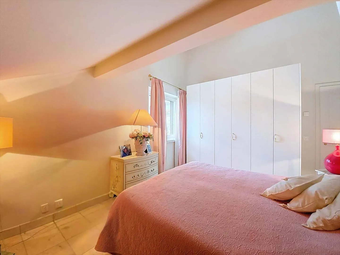 Stunning apartment on the shores of Lake Geneva with exceptional views - Photo 11 of 13