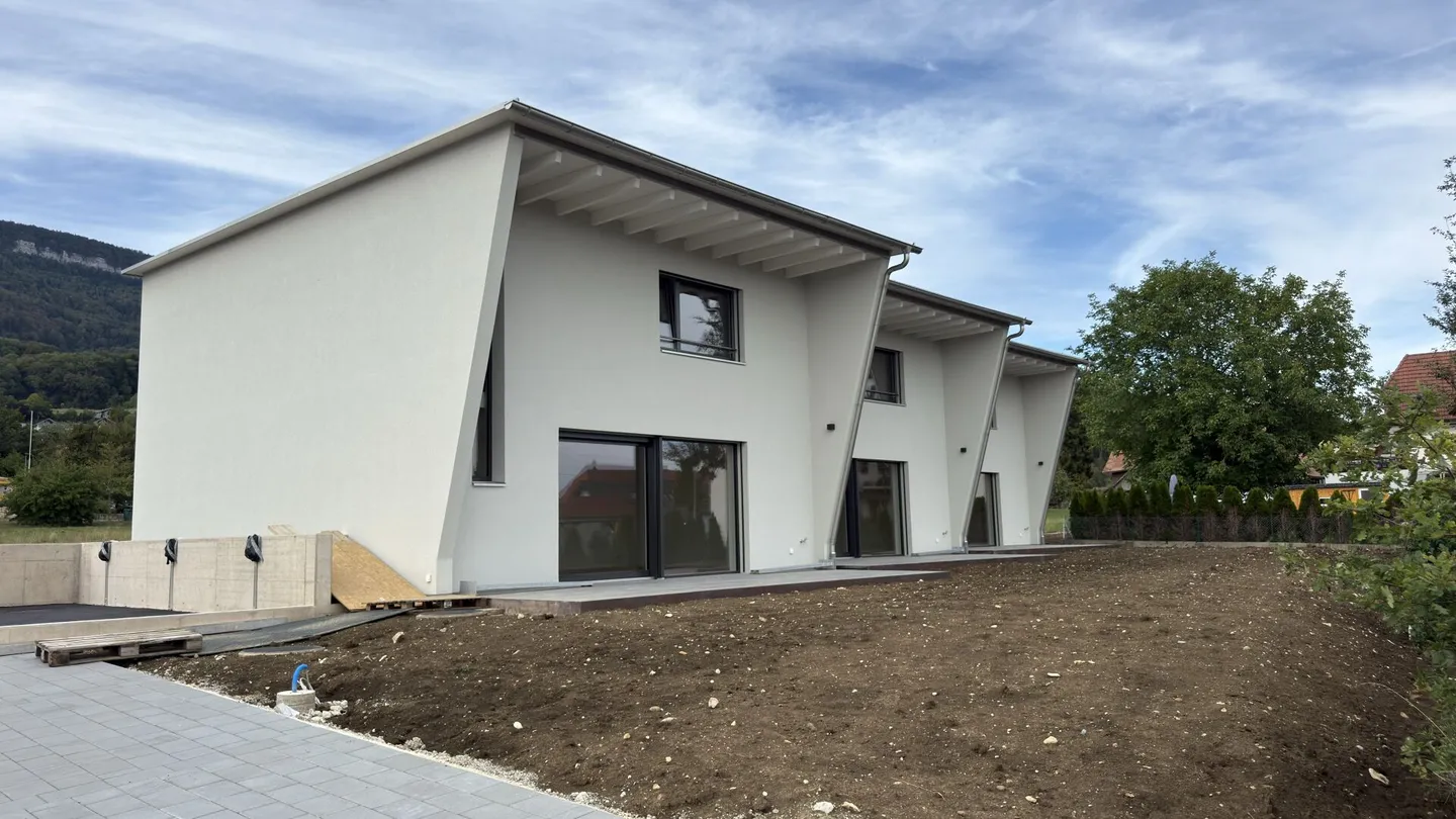 Casa a schiera di nuova costruzione con molti extra a Oberbipp - Foto 1 di 15