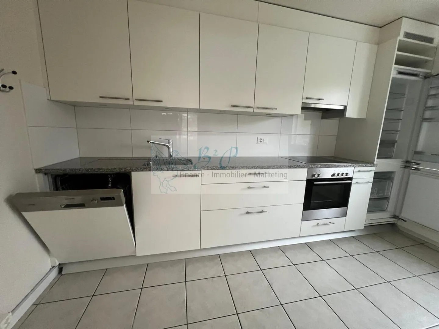 Schöne 3,5-Zimmer-Wohnung im 2. Stock mit Balkon - Foto 1 von 7