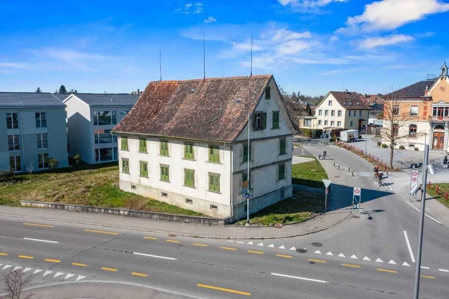 Historisches Haus mit Sanierungsprojekt - Foto 2 von 5