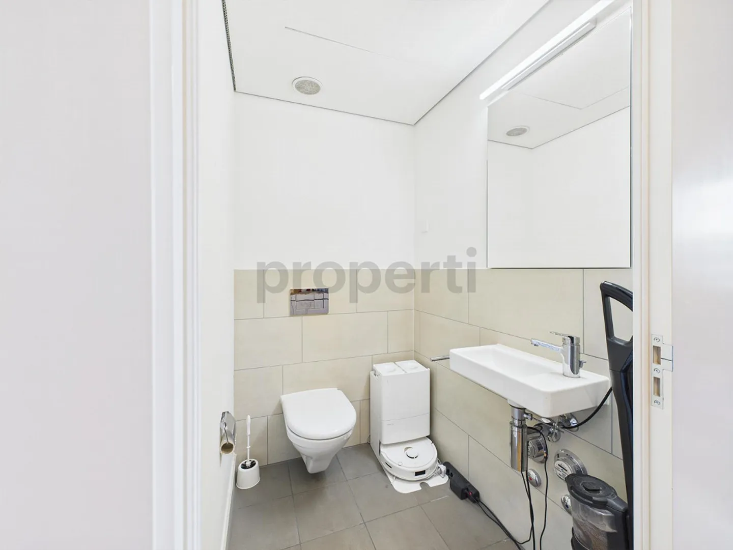 Appartamento duplex moderno di 3,5 locali con due balconi a Zurigo O... - Foto 6 di 18