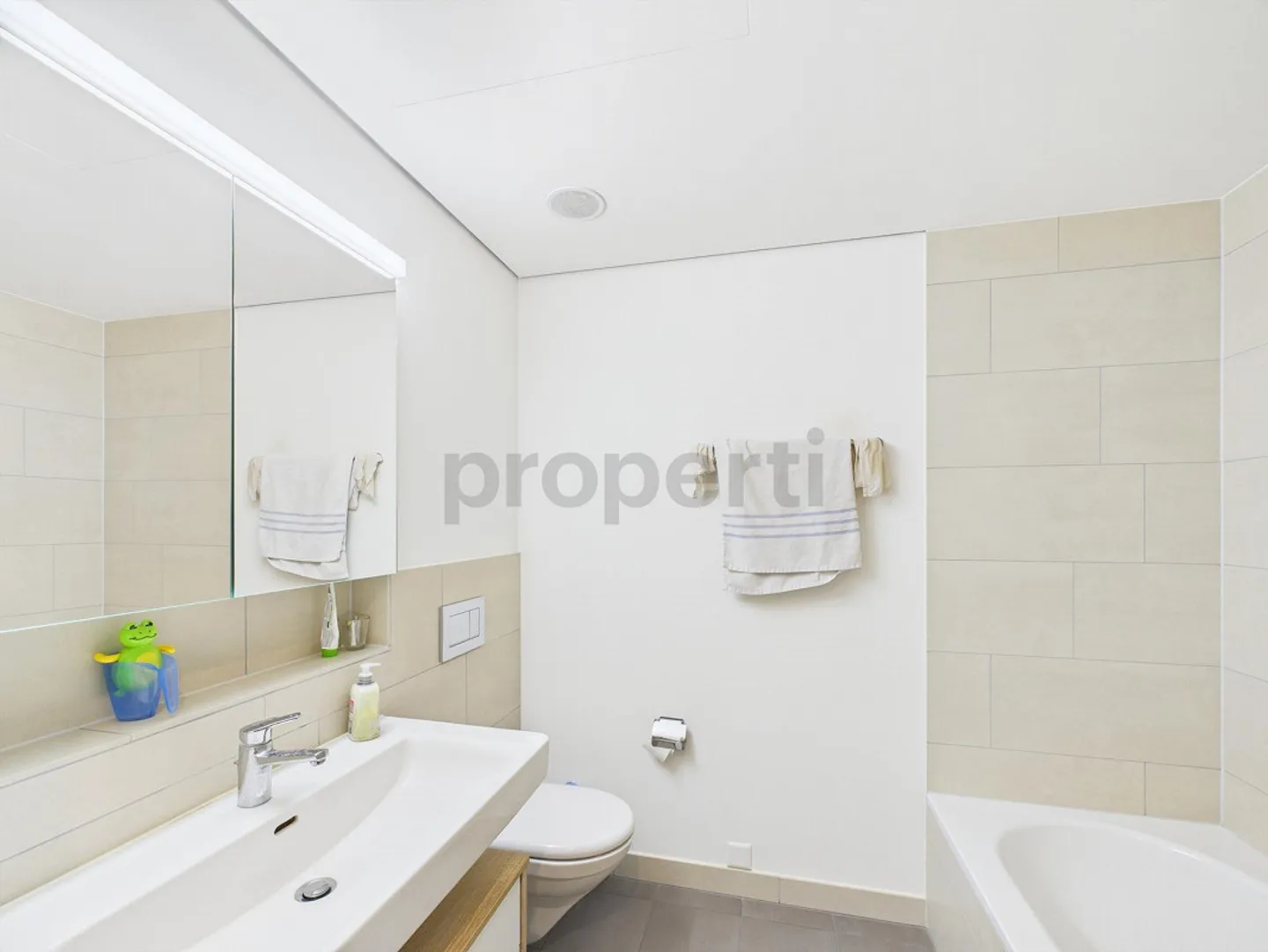 Appartamento duplex moderno di 3,5 locali con due balconi a Zurigo O... - Foto 9 di 18