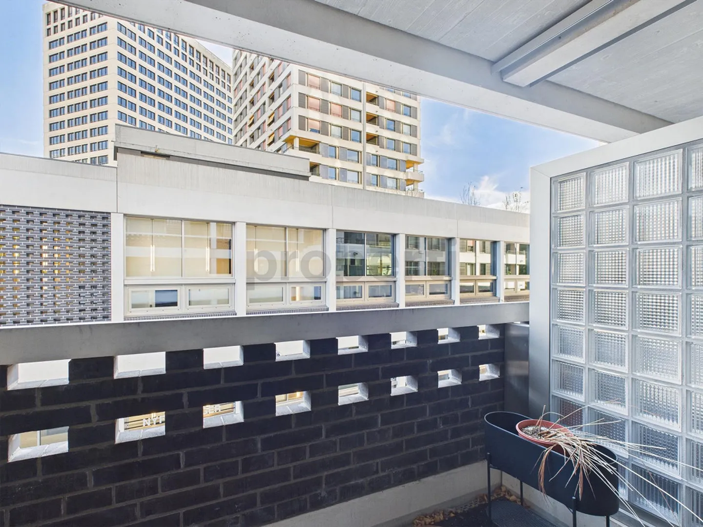 Appartamento duplex moderno di 3,5 locali con due balconi a Zurigo O... - Foto 10 di 18