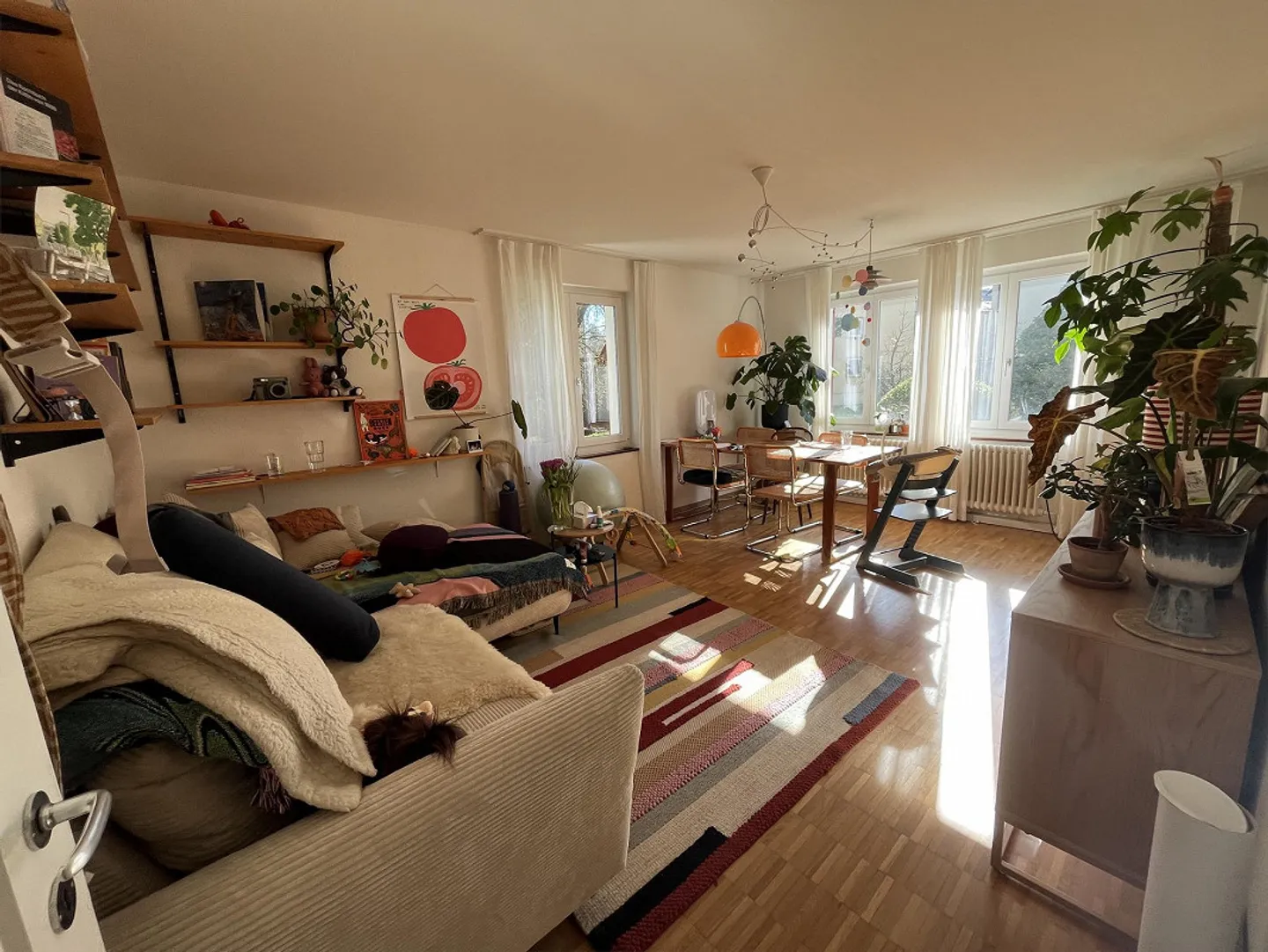 Charmante appartement en mezzanine dans le vert, juste à côté de Triemli/In der Ey - Photo 1 sur 9