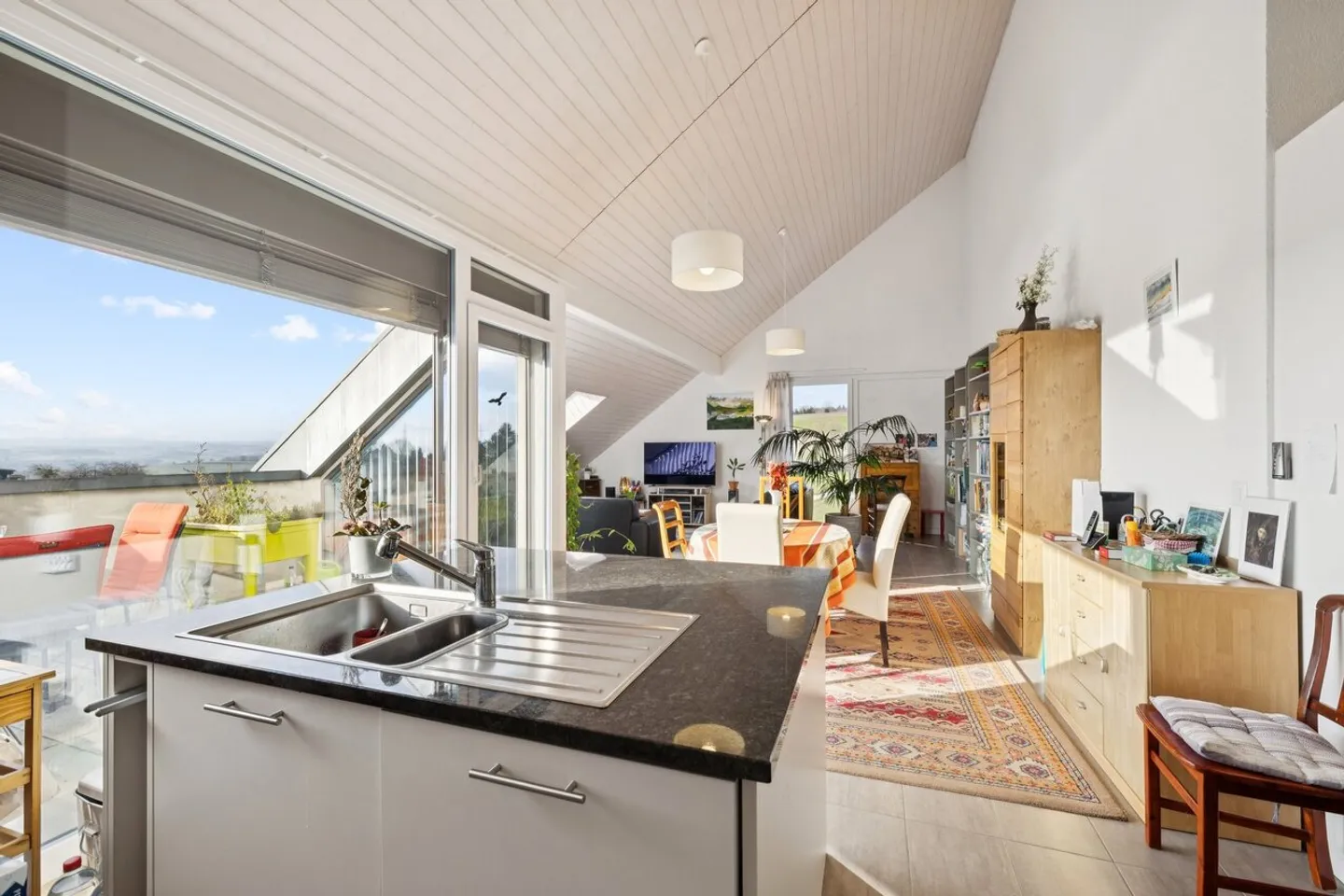 Luminoso attico di 3,5 locali alle porte di Losanna - Foto 3 di 10