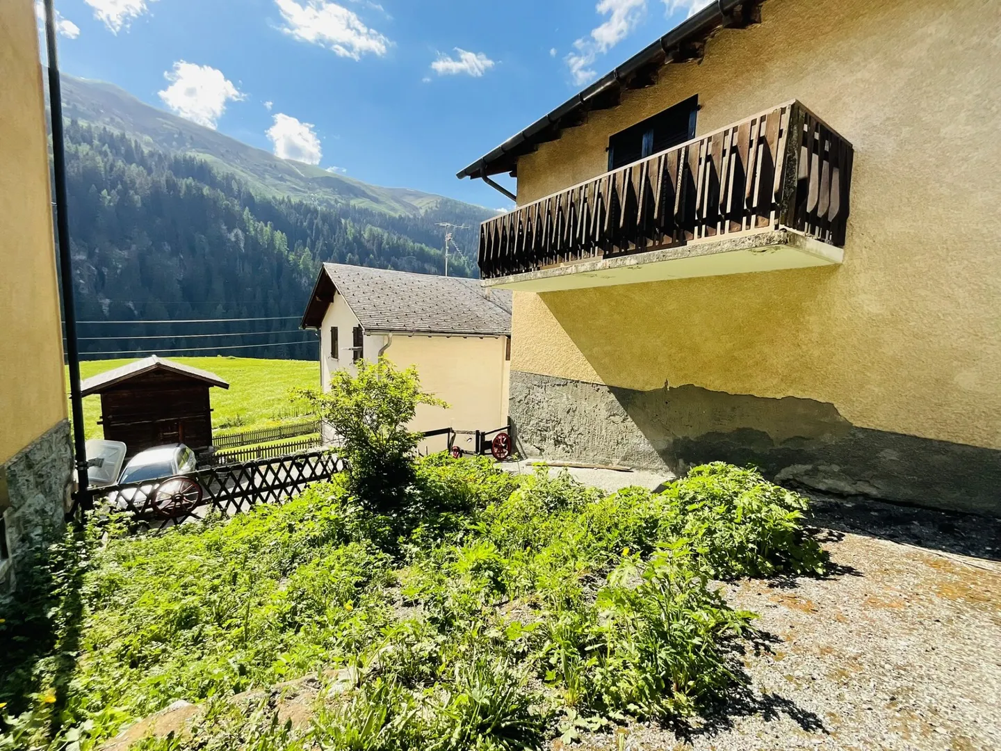 Dorfhaus mit zwei separaten Wohnungen - Foto 3 von 34