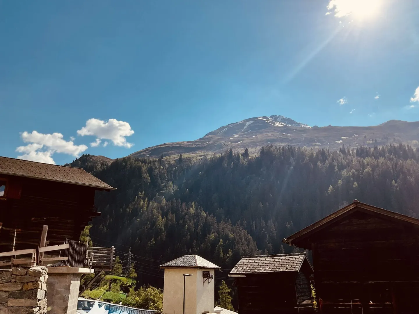 Dorfhaus mit zwei separaten Wohnungen - Foto 4 von 34