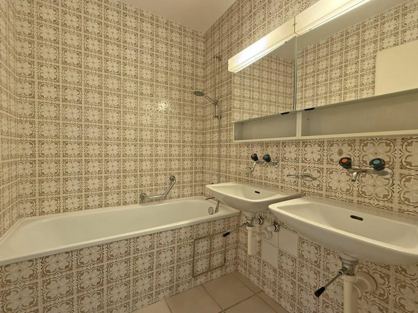 Charming 3.5-room apartment - Photo 2 of 10