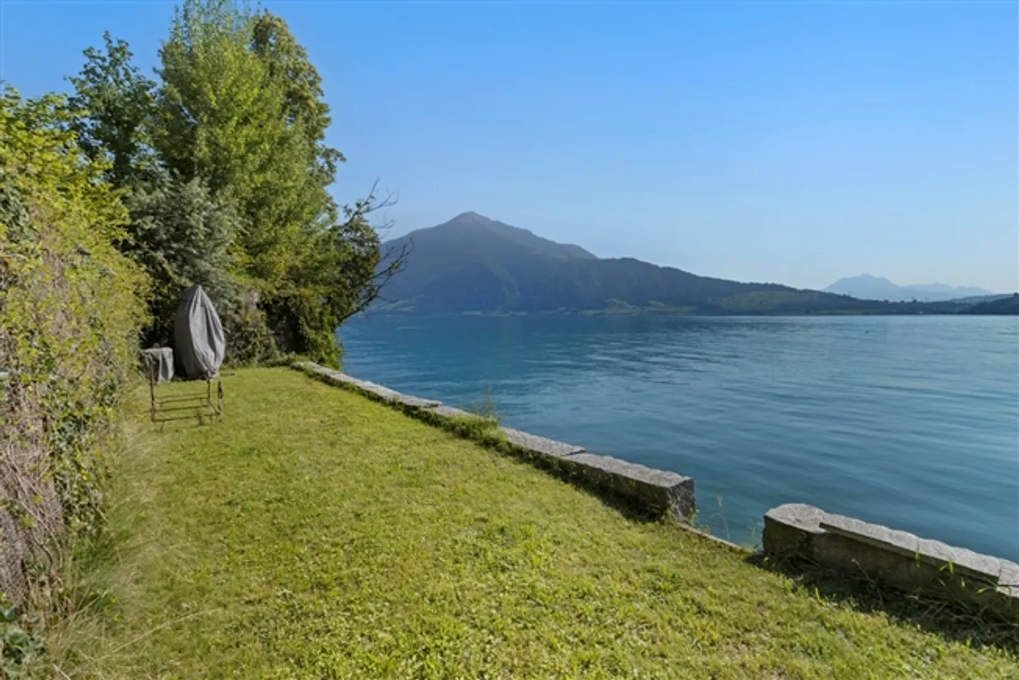 Villa storica ed elegante a Walchwil - Foto 2 di 3