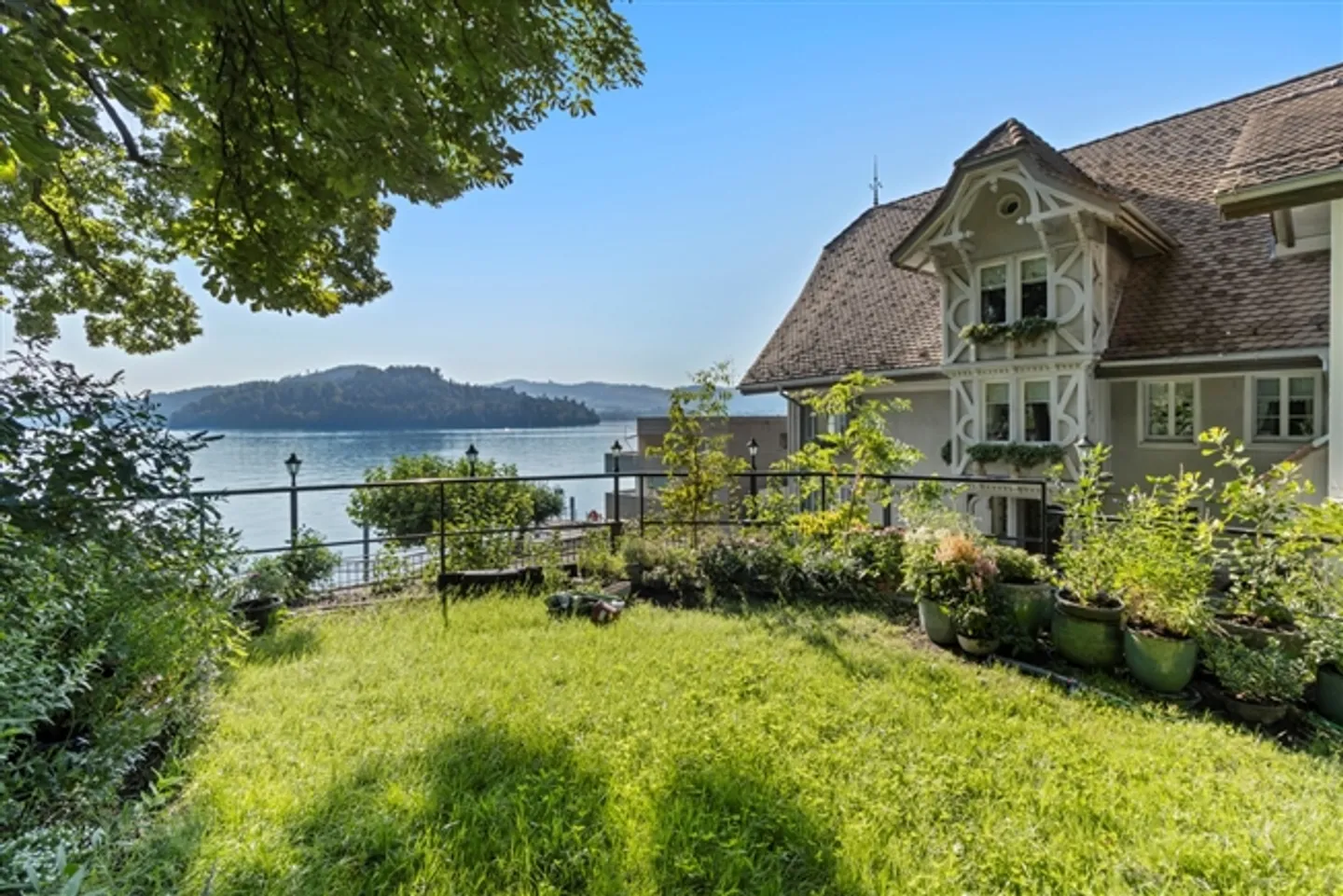 Villa storica ed elegante a Walchwil - Foto 3 di 3