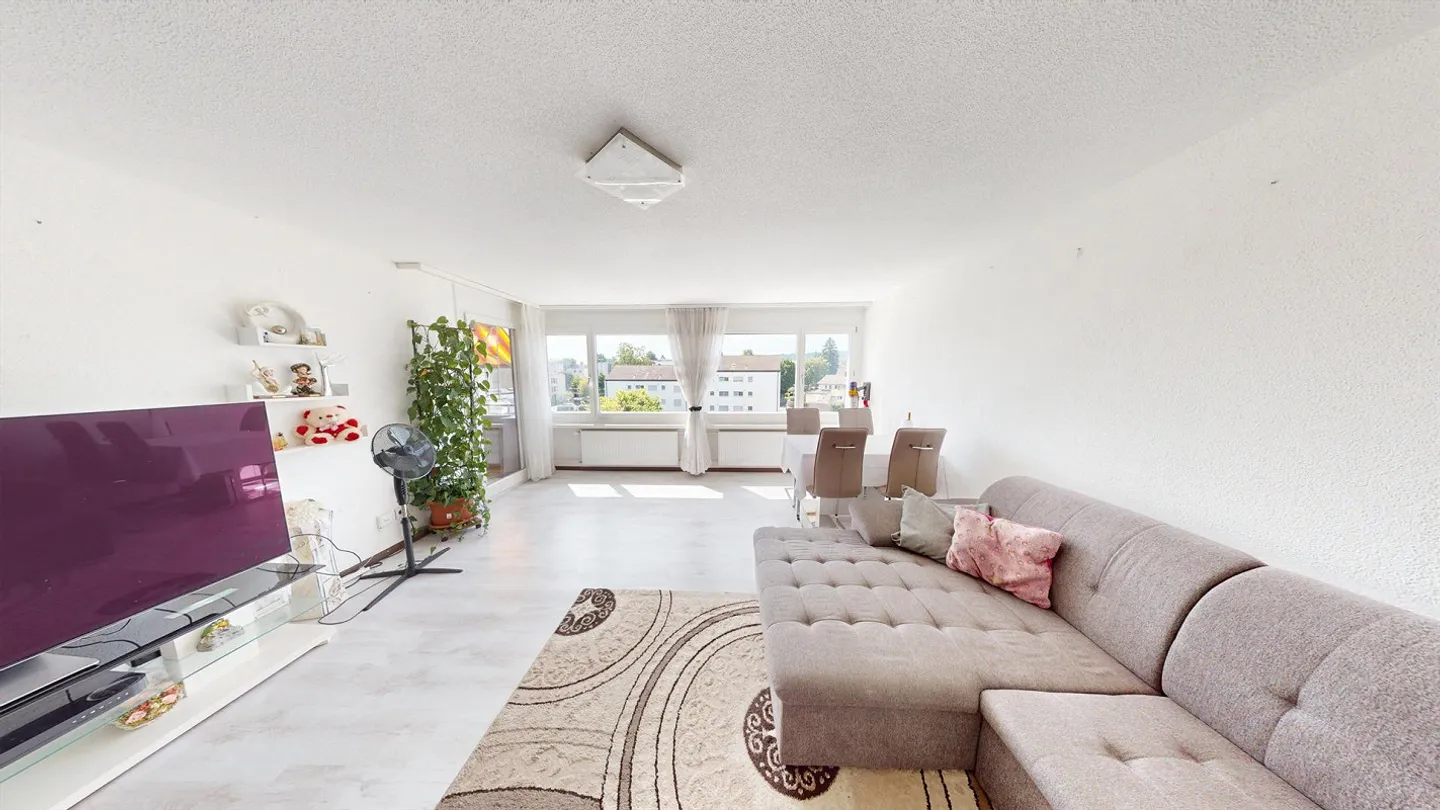 Helle Wohnung mit Balkon - Foto 2 von 17