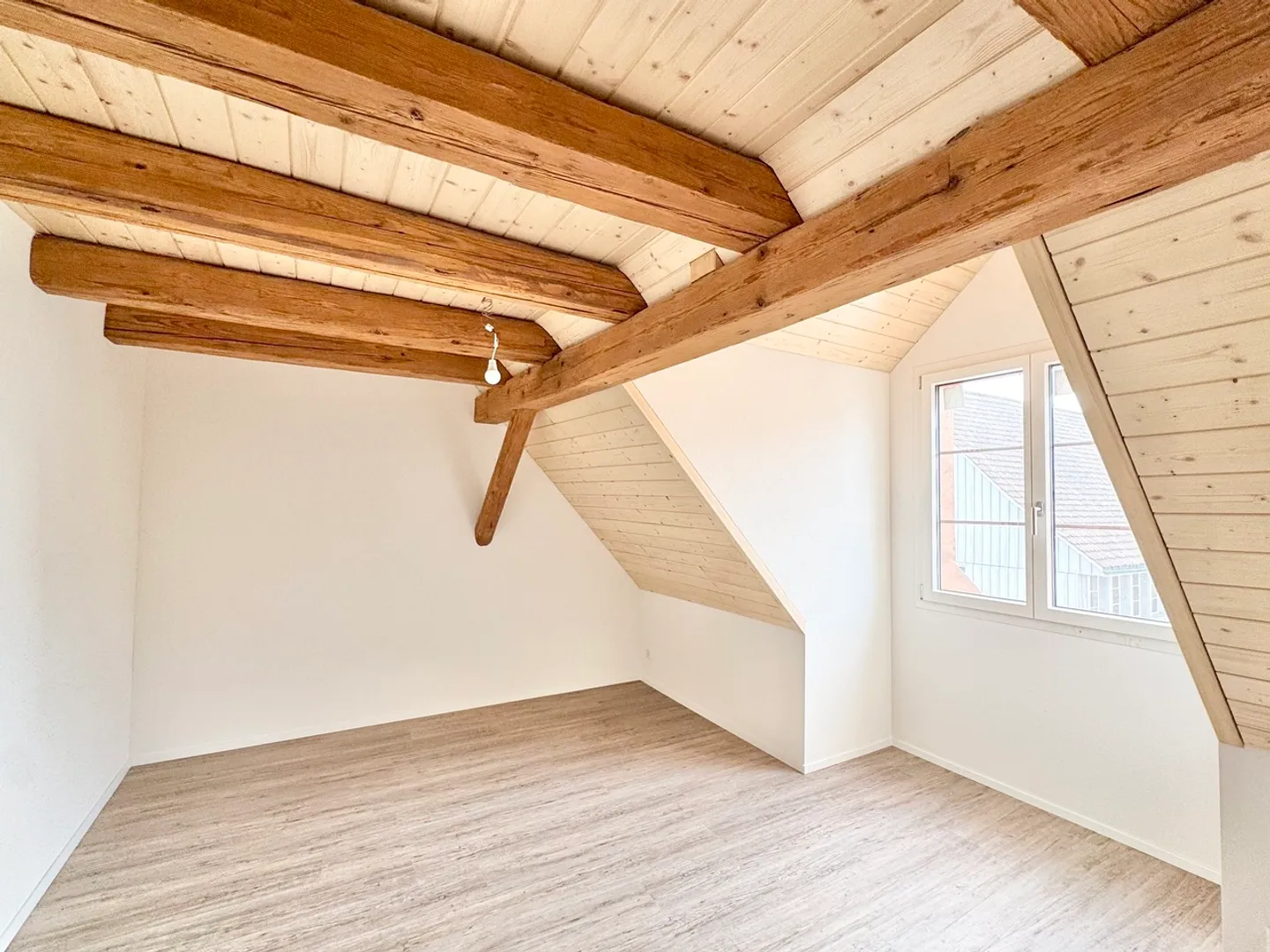 Moderne Maisonette mit Balkon - Foto 4 von 11