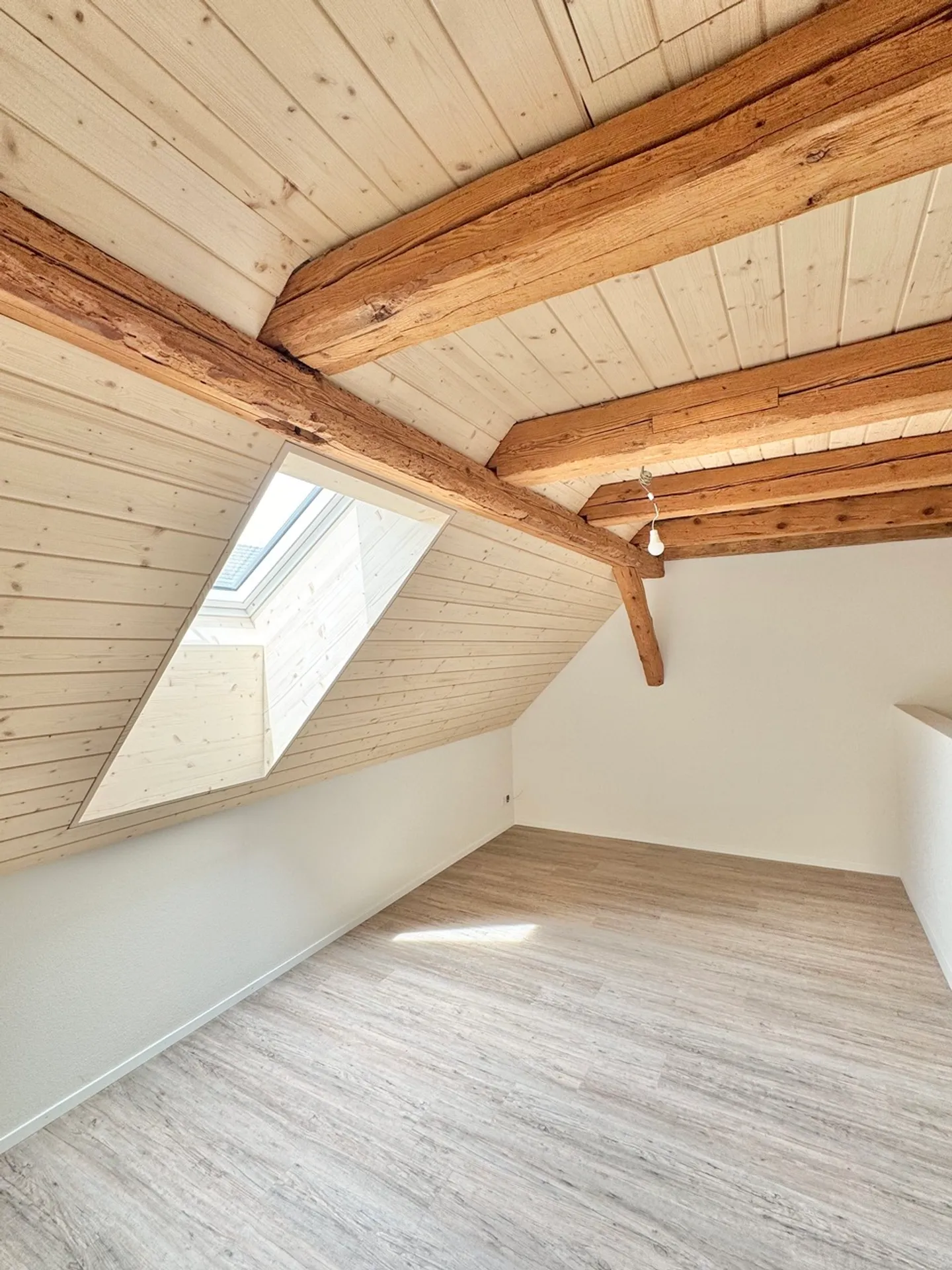 Moderne Maisonette mit Balkon - Foto 8 von 11