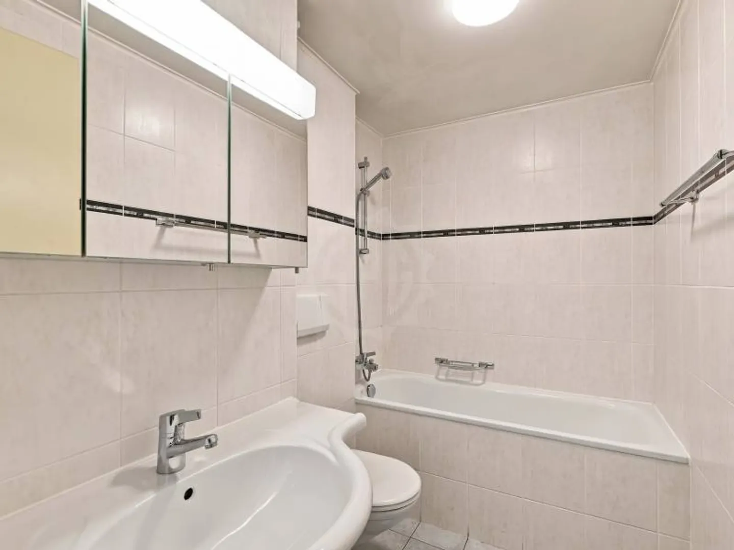 Angenehme Wohnung - Chêne-Bourg - Foto 9 von 9