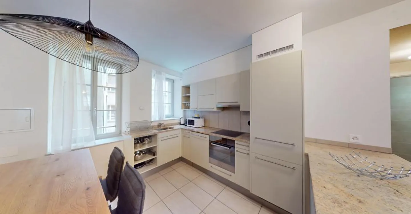 Elegant Central Apartment - Photo 17 of 19