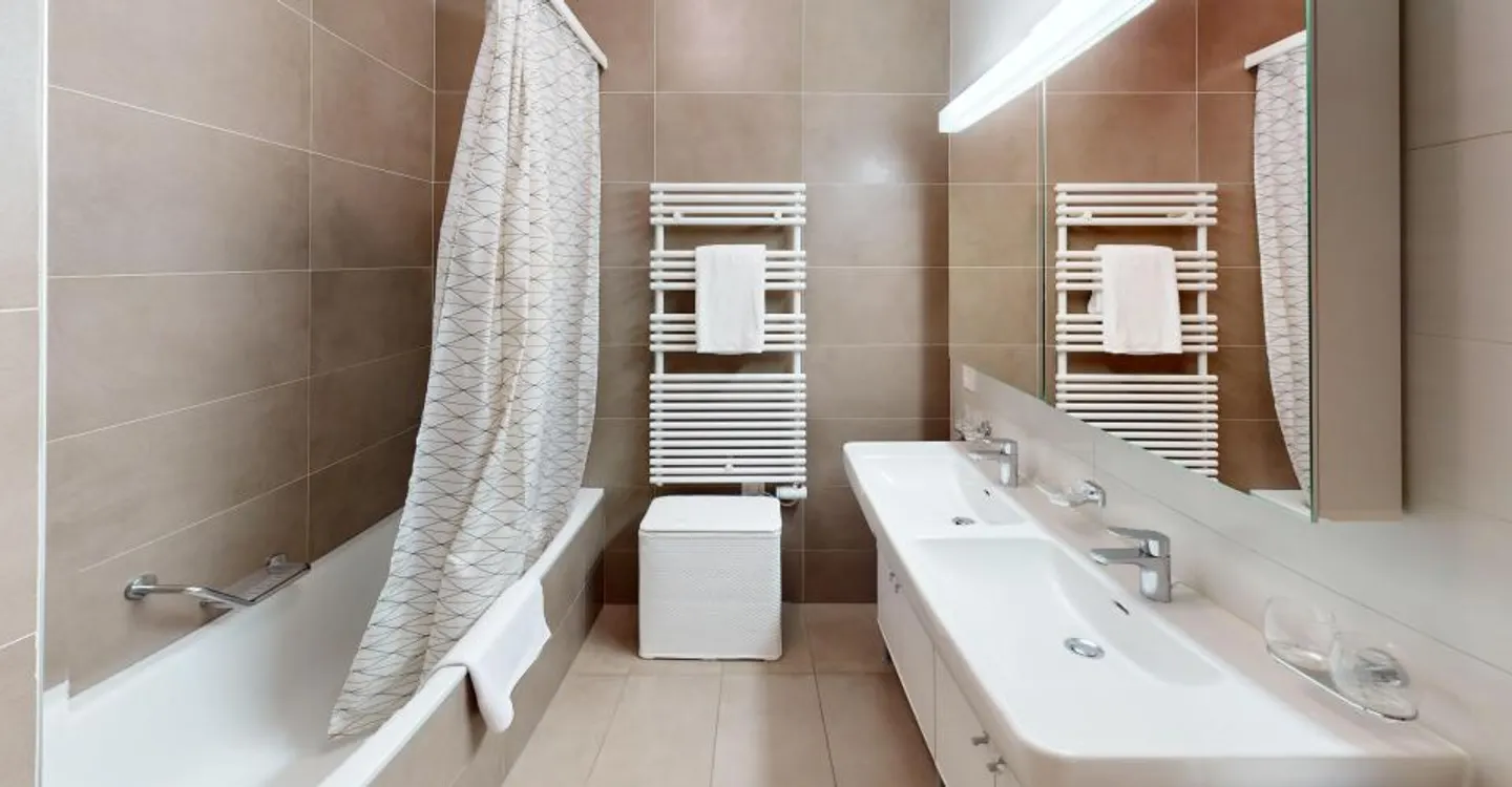 Elegant Central Apartment - Photo 18 of 19