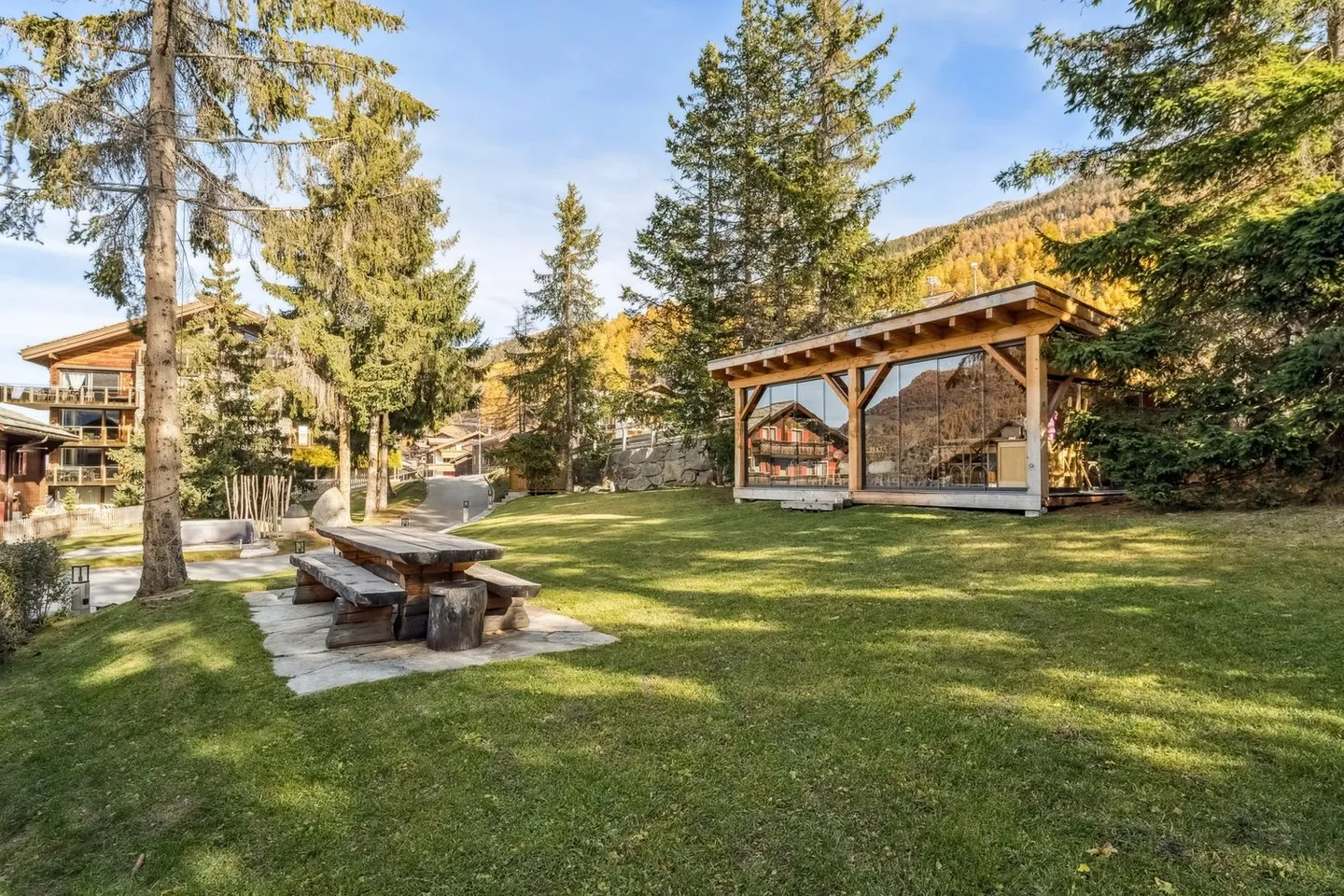 Sunny Terrace Apartment in Chalet Style with Mountain Panorama - Photo 10 of 13