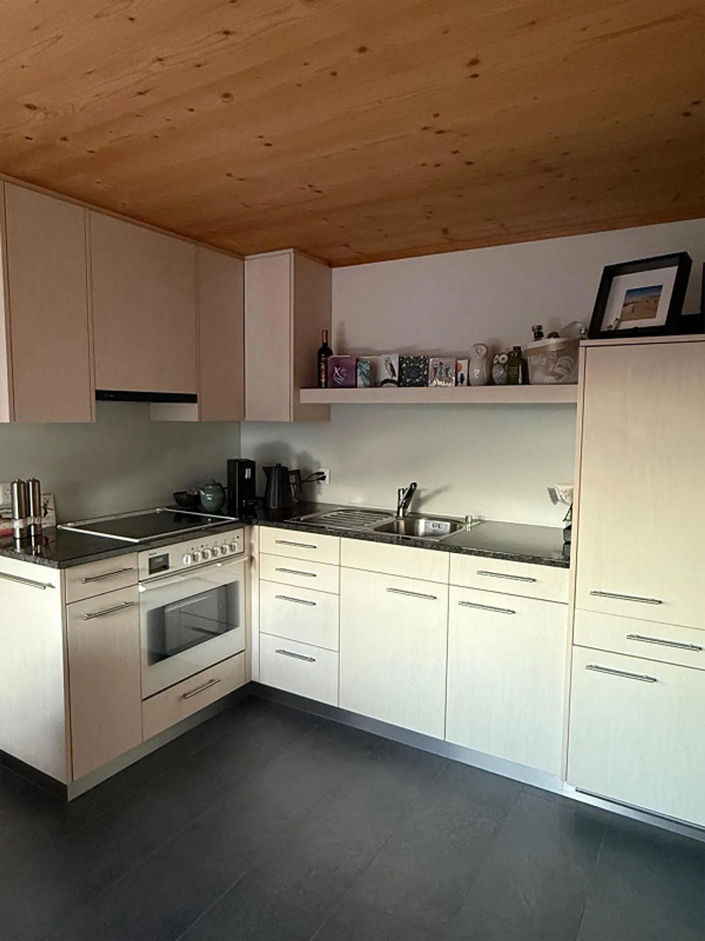 Cozy 2.5-room apartment / part of a house - Photo 3 of 7