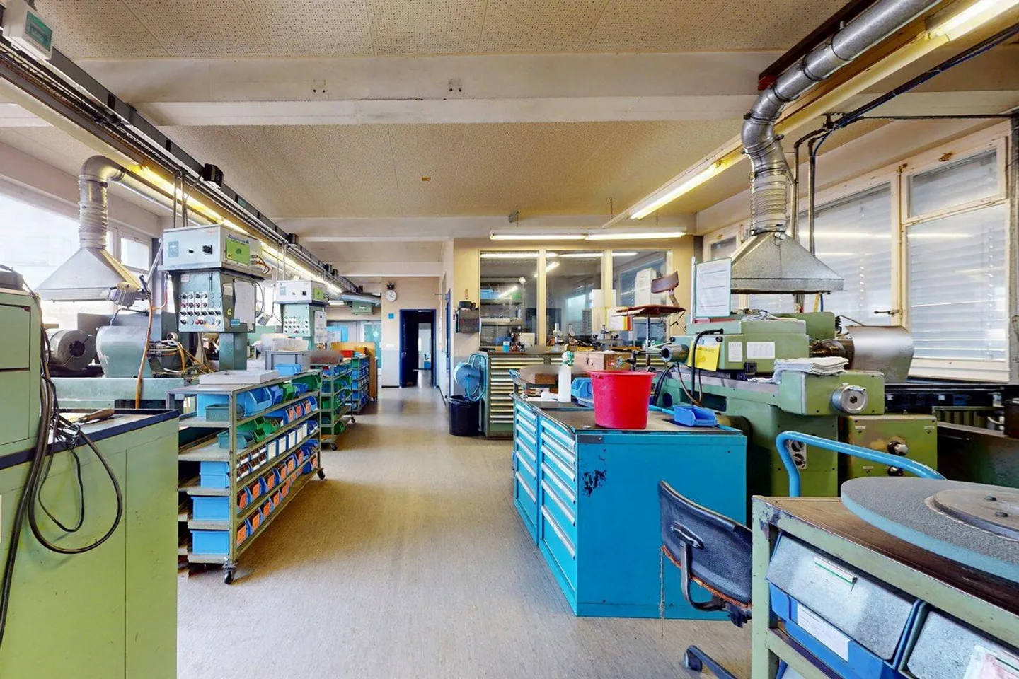 Spazi commerciali spaziosi a Heimberg - Foto 23 di 32