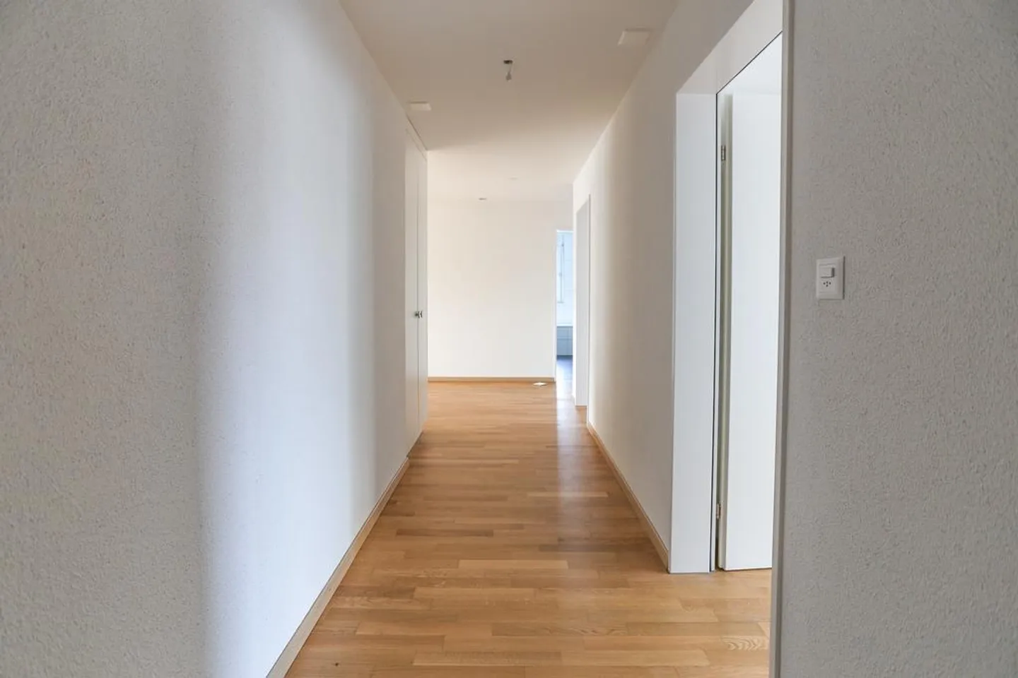 Beaux appartements de 4,5 pièces dans un bon emplacement - Photo 8 sur 11