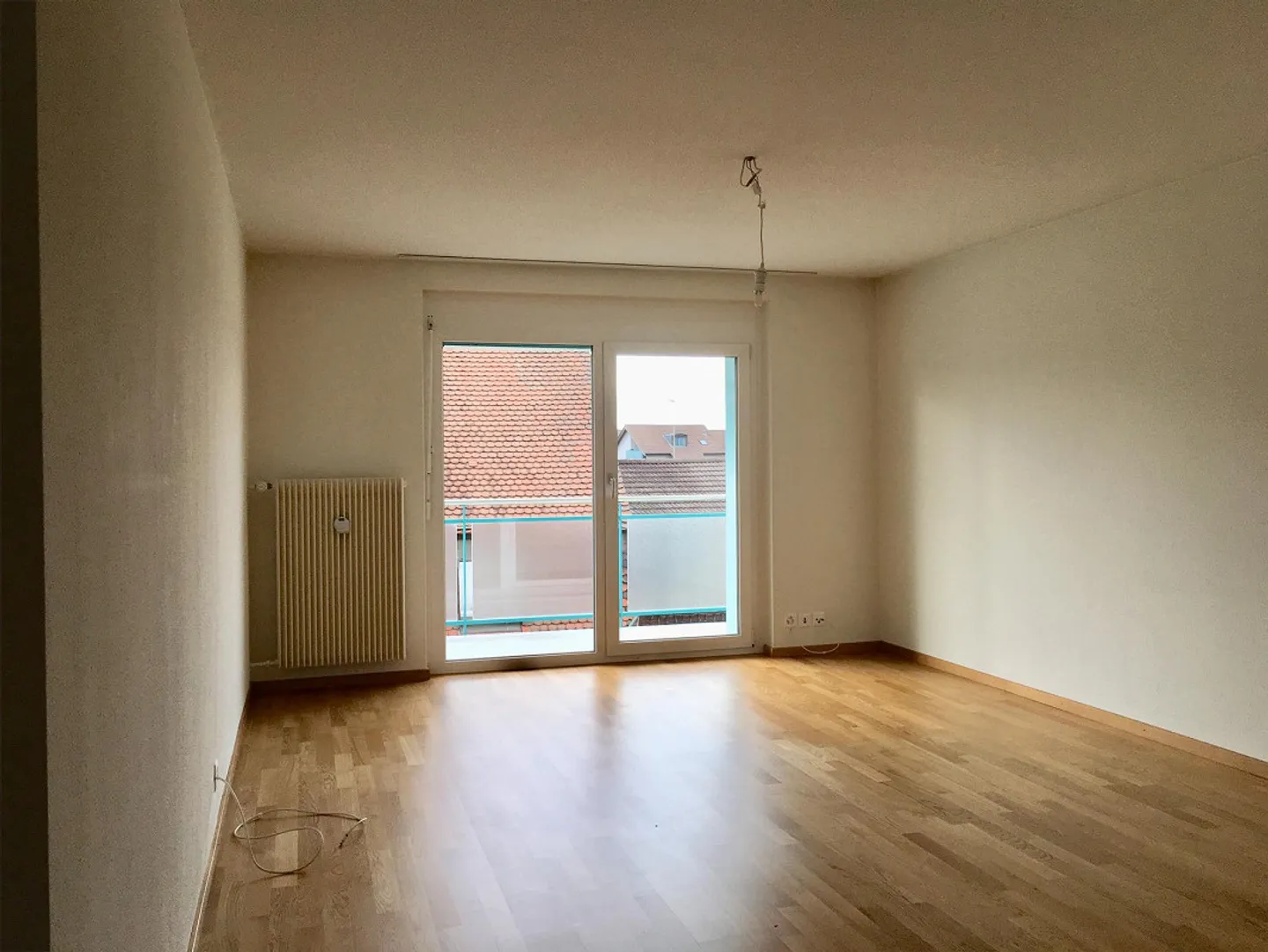 Modern apartment in fully renovated property - Photo 2 of 9