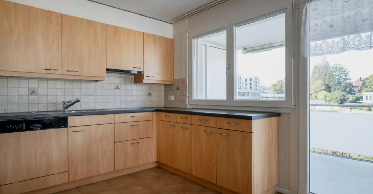 OPPORTUNITÉ À SAISIR AU COEUR D'ESTAVAYER : Lumineux appartement de 4.5 pièces - Photo 2 sur 13
